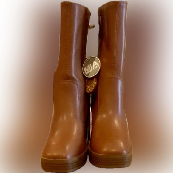 MIA Chic Modern High Heeled Boot w/ Zipper, Size: 8.5, Color: Cognac, BNIB - Picture 2 of 12